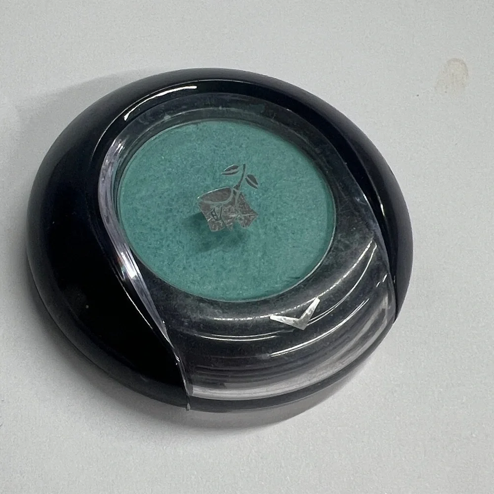 Lancôme Color Design Eyeshadow in Make It Work (a light blue green matte)